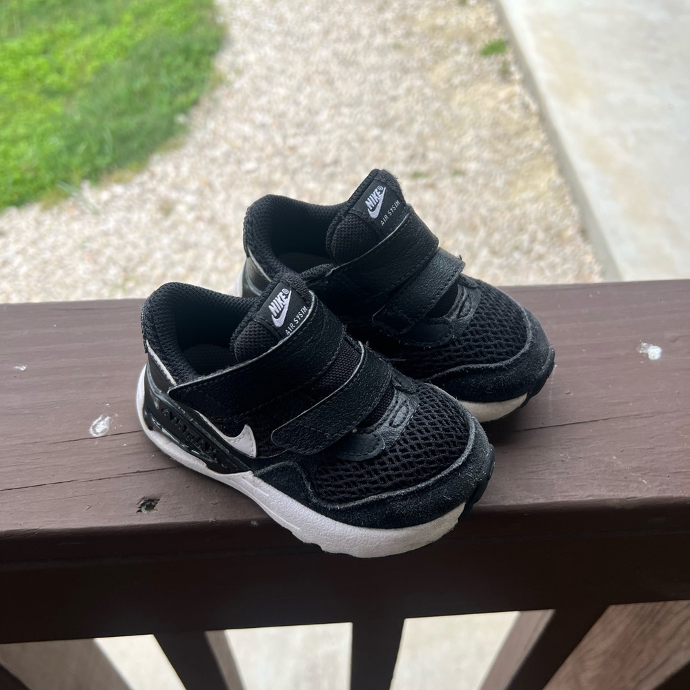 Nike Toddler Black Sneakers